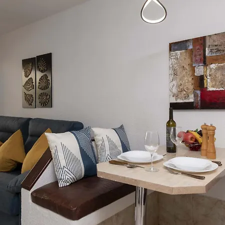 Santa Maria 41 - One Bed On The Ground Floor With Apartment